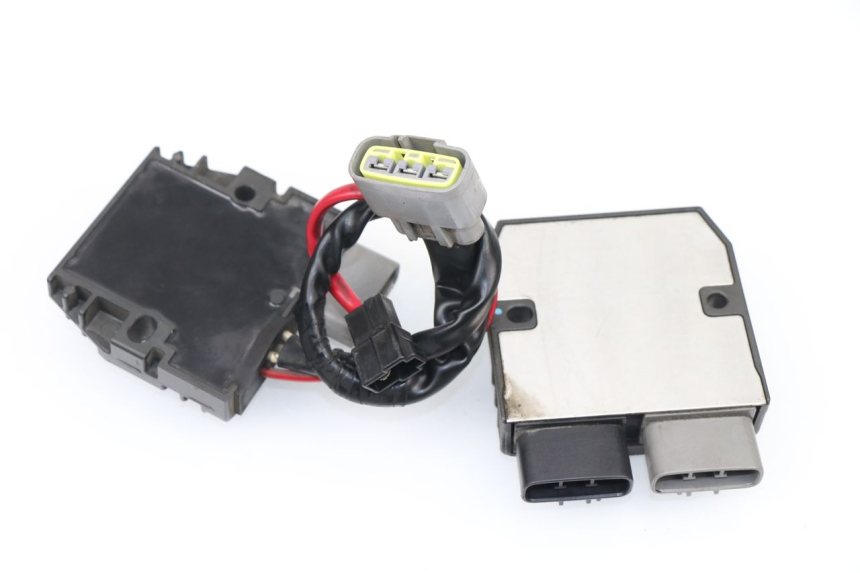 photo de REGULATEUR CHARGE YAMAHA FJR ABS 1300 (2006 - 2012)