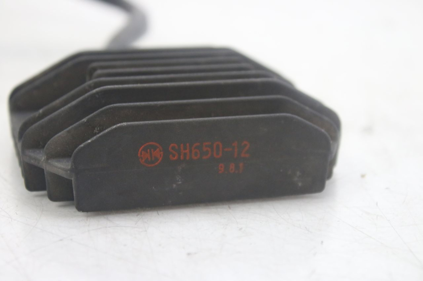 photo de REGULATEUR CHARGE YAMAHA FZS FAZER 600 (1998 - 2001)