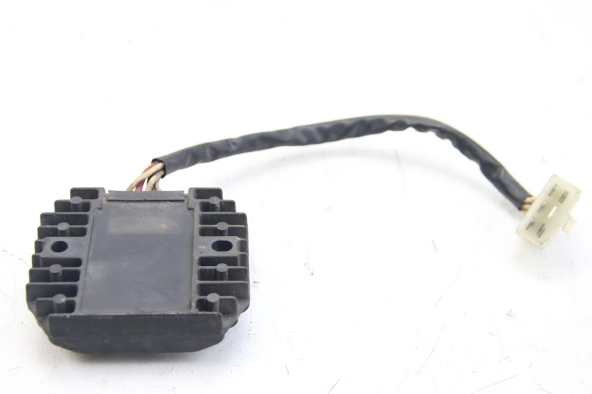 photo de REGULATEUR CHARGE YAMAHA FZS FAZER 600 (2001 - 2003)