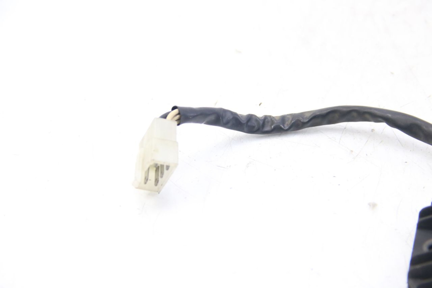 photo de REGULATEUR CHARGE YAMAHA FZS FAZER 600 (2001 - 2003)