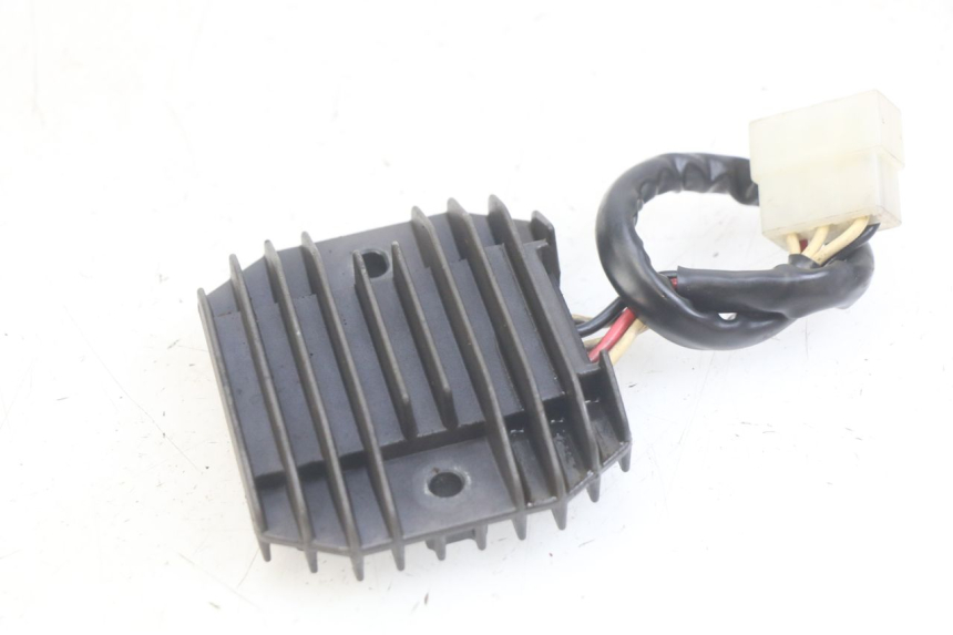 photo de REGULATEUR CHARGE YAMAHA FZS FAZER 600 (1998 - 2001)