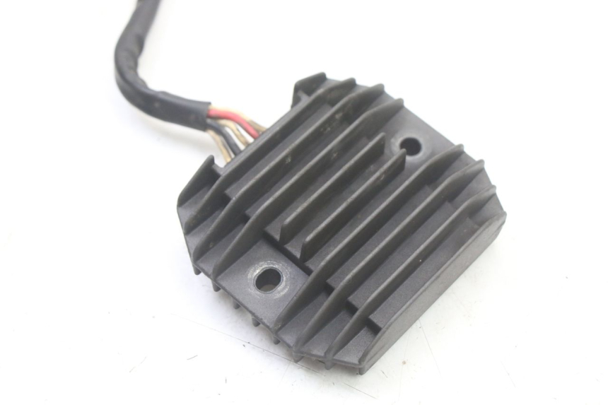 photo de REGULATEUR CHARGE YAMAHA FZS FAZER 600 (2001 - 2003)