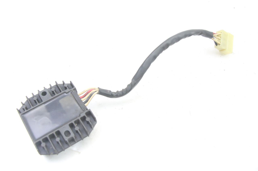 photo de REGULATEUR CHARGE YAMAHA FZS FAZER 600 (2001 - 2003)