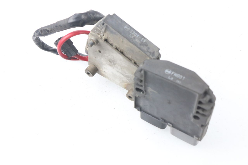 photo de REGULATEUR CHARGE YAMAHA TDM ABS 900 (2002 - 2014)