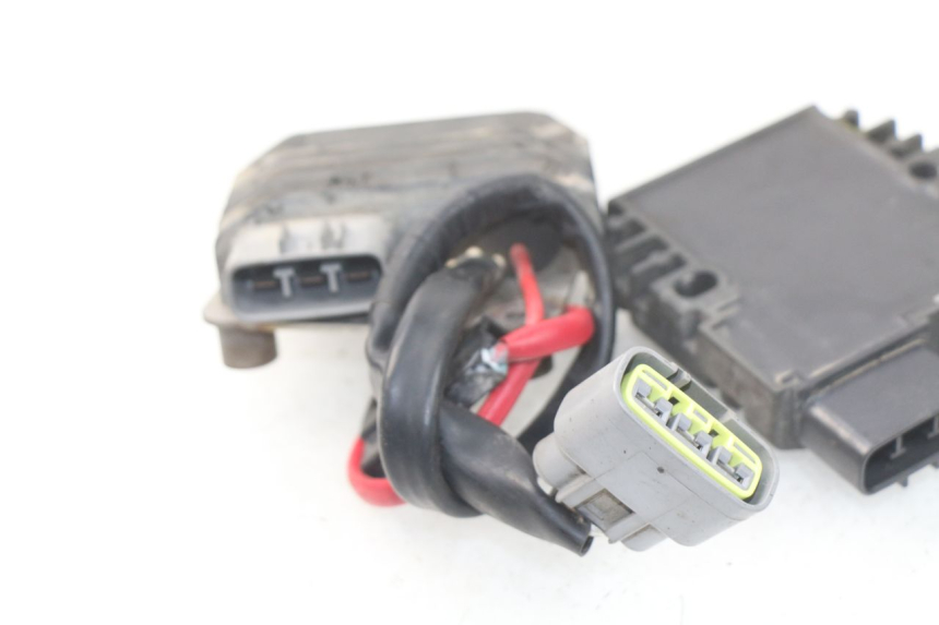 photo de REGULATEUR CHARGE YAMAHA TDM ABS 900 (2002 - 2014)