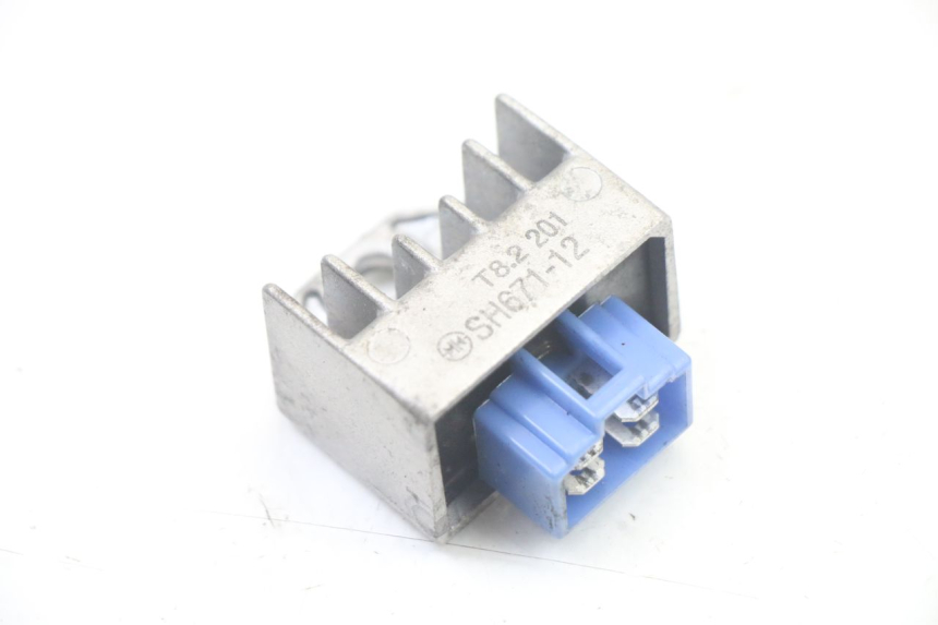 photo de REGULATEUR CHARGE YAMAHA TZR 50 (2008 - 2016)