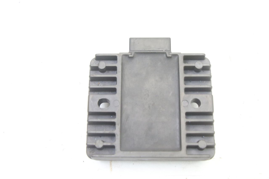 photo de REGULATEUR CHARGE YAMAHA XJ6 ABS 600 (2008 - 2016)
