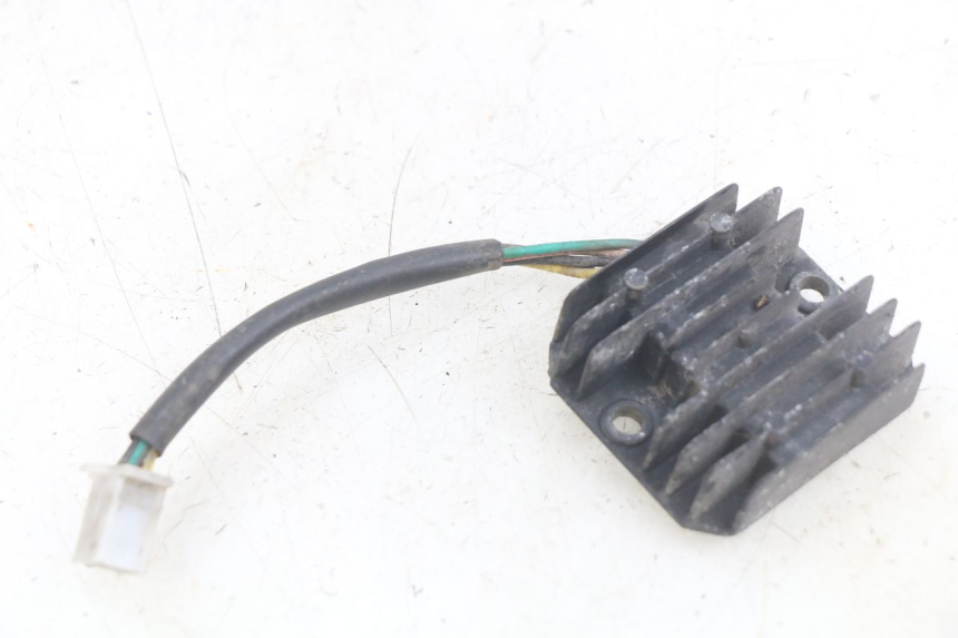photo de REGULATEUR CHARGE YAMASAKI ROADSTER 50 (2013 - 2018)