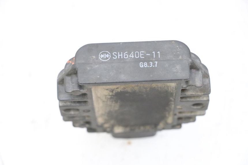 photo de REGULATEUR CHARGE YAMAHA YFM R RAPTOR 250 (2008 - 2014) - Autre angle de vue