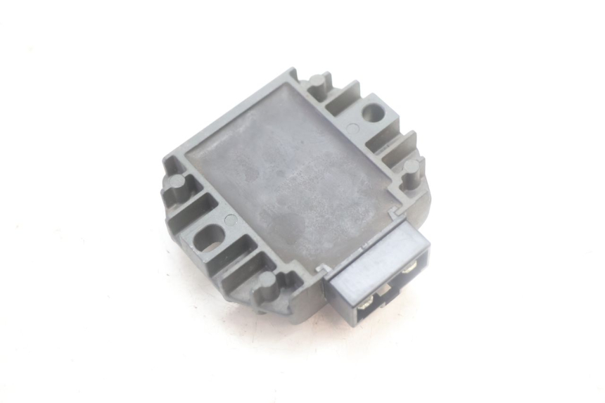 photo de REGULATEUR CHARGE YAMAHA YP MAJESTY 125 (2007 - 2010) - Zoom état d’usage