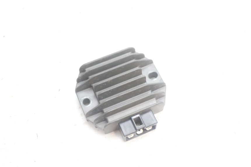 photo de REGULATEUR CHARGE YAMAHA YP MAJESTY 125 (2002 - 2006) - Vue principale