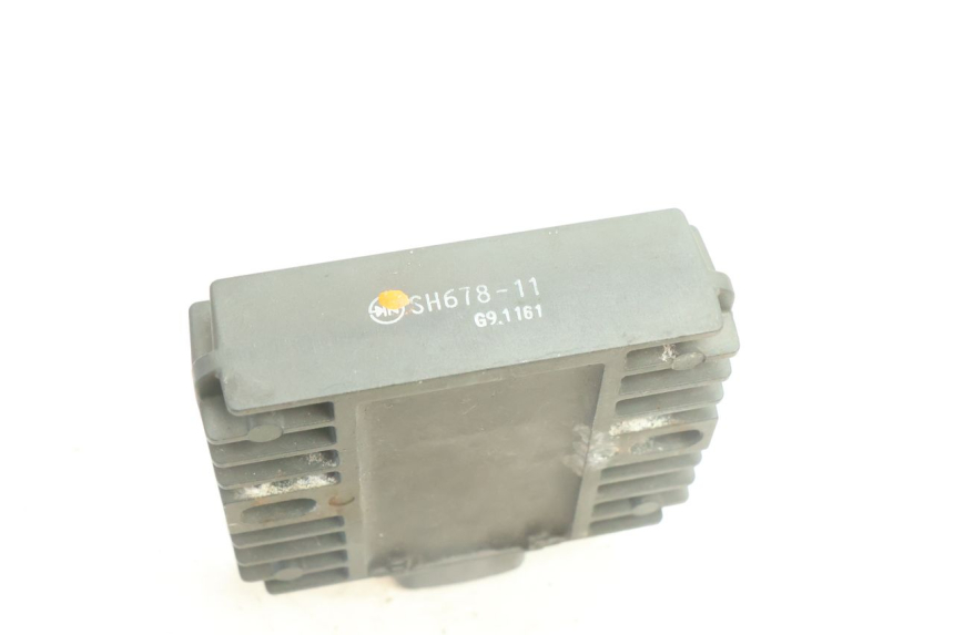 photo de REGULATEUR CHARGE YAMAHA YZF R6 600 (2008 - 2009) - Gros plan technique