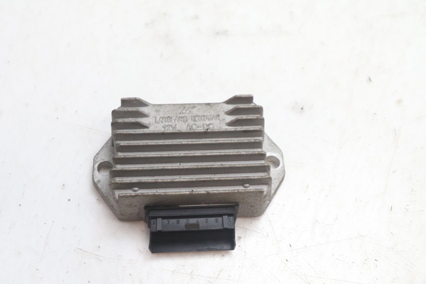 photo de REGULATEUR CHARGE PIAGGIO ZIP 2T 50 (2009 - 2019) - Vue principale