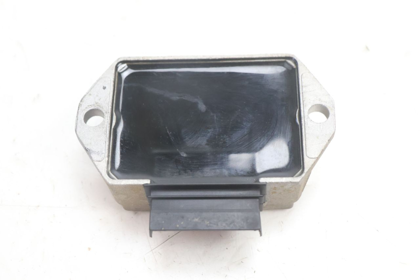 photo de REGULATEUR CHARGE PIAGGIO ZIP 2T 50 (2009 - 2019) - Autre angle de vue