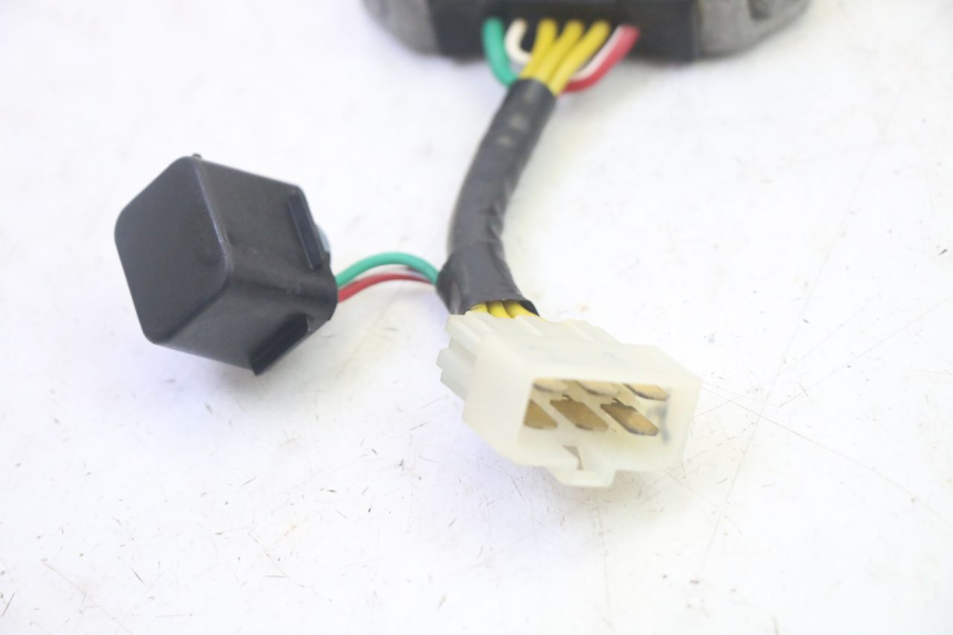 photo de REGULATEUR CHARGE PIAGGIO ZIP 4T 50 (2018 - 2020) - Zoom état d’usage