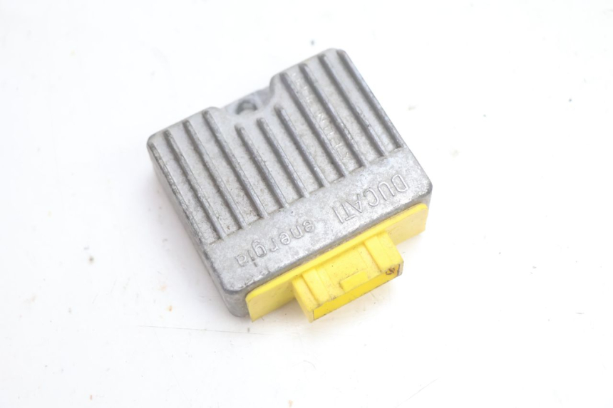 photo de REGULATEUR CHARGE PIAGGIO ZIP 4T 50 (2006 - 2017) - Détail de la pièce