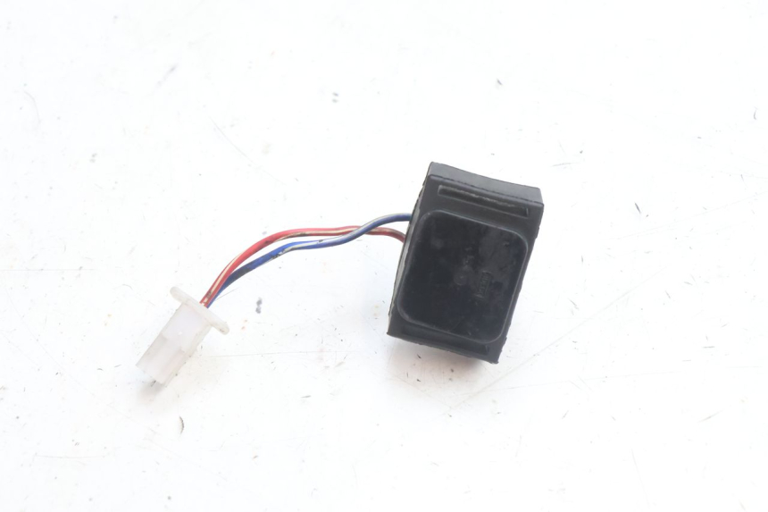 photo de RELAIS DEMARREUR SUZUKI BURGMAN 125 (2007 - 2014) - Autre angle de vue