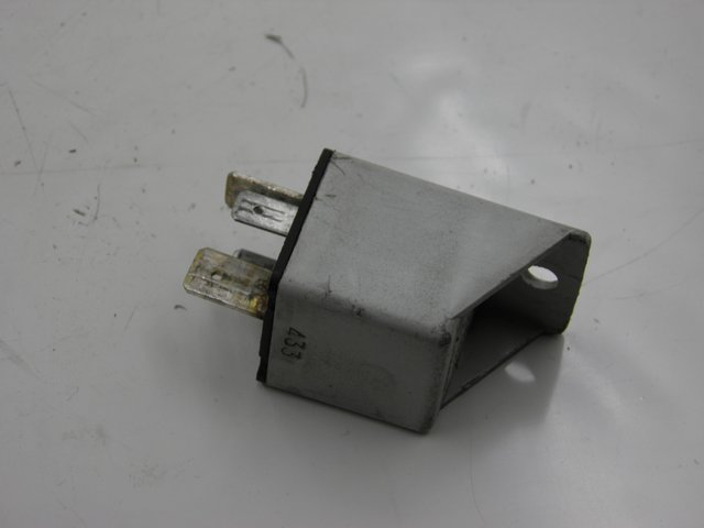 photo de RELAIS DEMARREUR DERBI GP MAX 250 (2006 - 2008)
