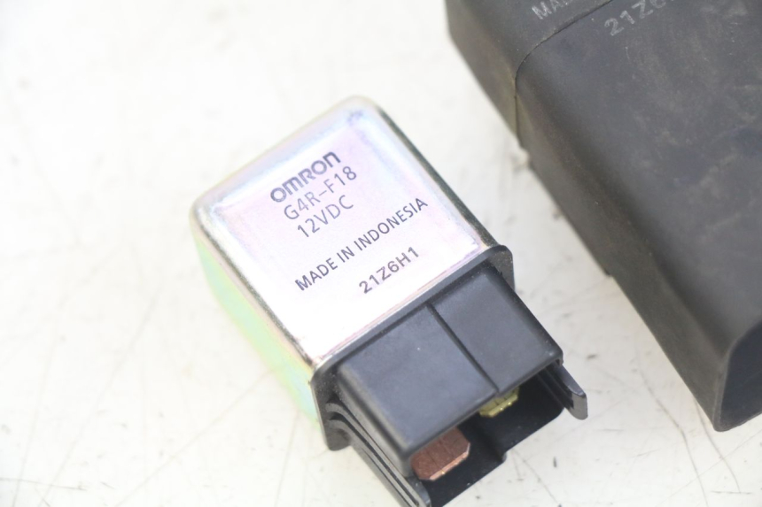 photo de RELAIS DEMARREUR YAMAHA D'ELIGHT DELIGHT 125 (2017 - 2020) - Gros plan technique