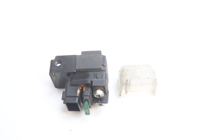 photo de RELAIS DEMARREUR SUZUKI GSF N BANDIT 1200 (2001 - 2005) - Zoom état d’usage