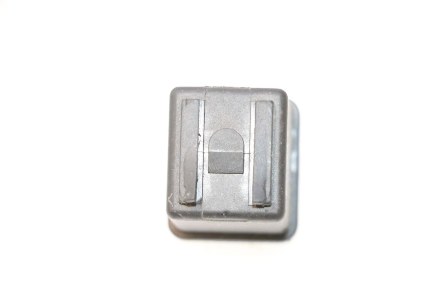photo de RELAIS DEMARREUR PEUGEOT KISBEE 4T 50 (2018 - 2022) - Gros plan technique