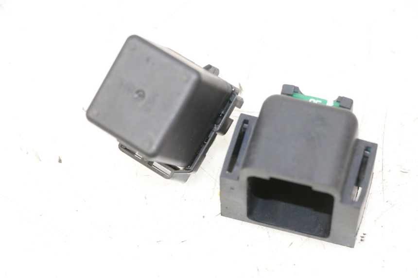 photo de RELAIS DEMARREUR PIAGGIO MP3 HPE 310 (2024 - 2025)