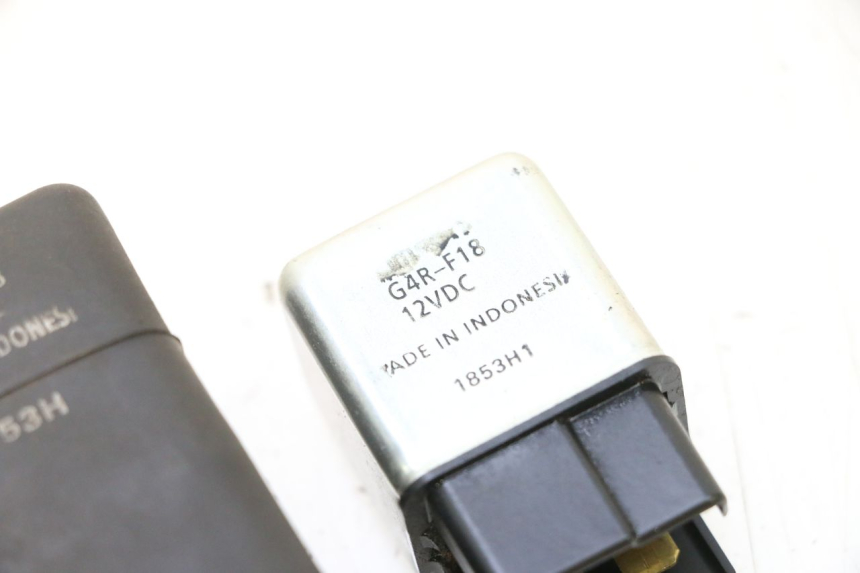 photo de RELAIS DEMARREUR YAMAHA NEOS NEO'S 4T 50 (2008 - 2016) - Détail de la pièce