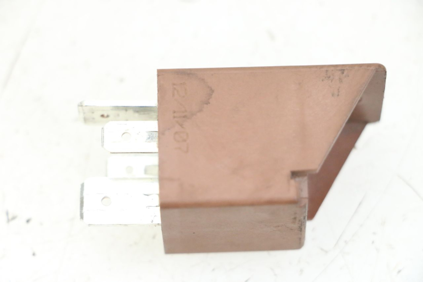 photo de RELAIS DEMARREUR PIAGGIO VESPA LX 150 (2005 - 2013)