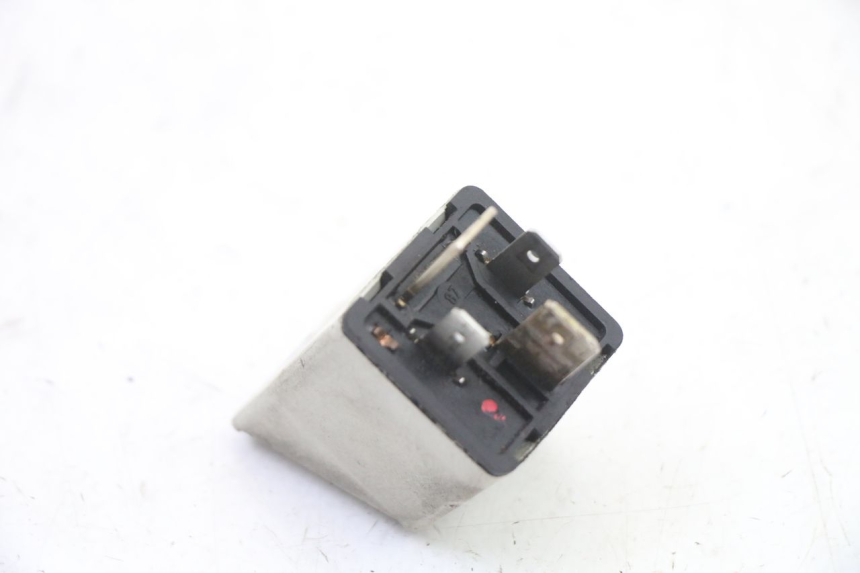 photo de RELAIS DEMARREUR PEUGEOT SATELIS COMPRESSOR K15 125 (2006 - 2009)