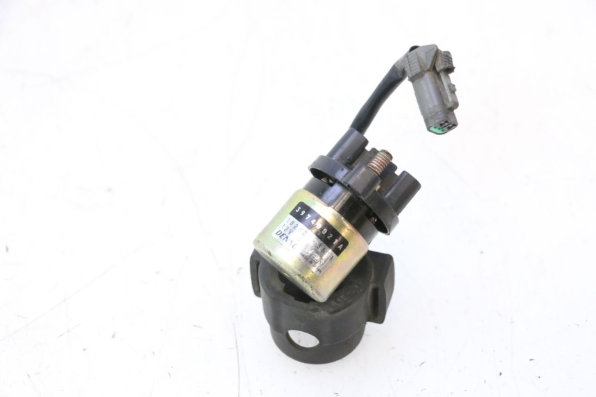 photo de RELAIS DEMARREUR DUCATI SS IE DS CARENEE 1000 (2002 - 2006) - Points de fixation