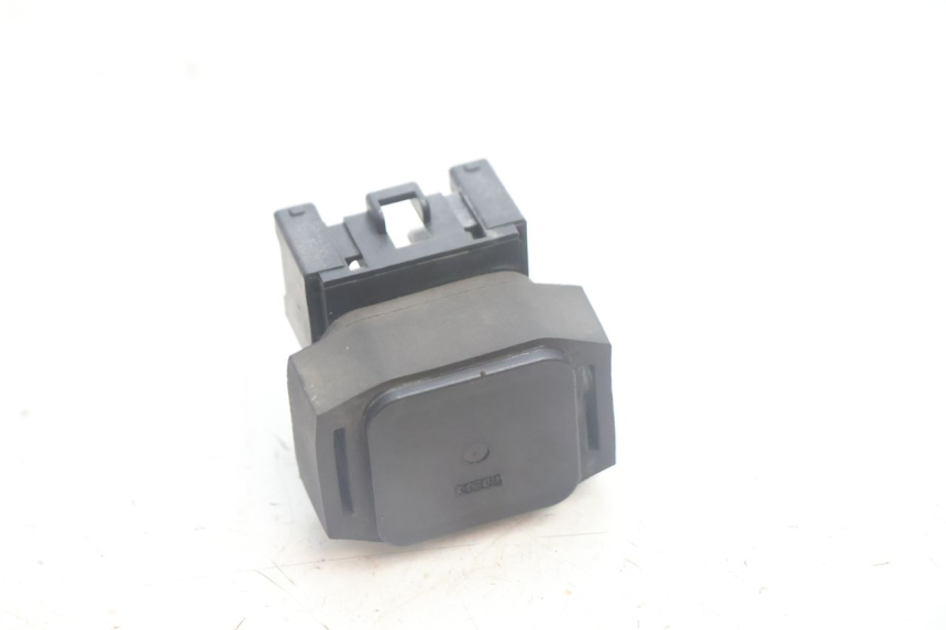 photo de RELAIS DEMARREUR YAMAHA XMAX X-MAX 125 (2006 - 2009) - Autre angle de vue