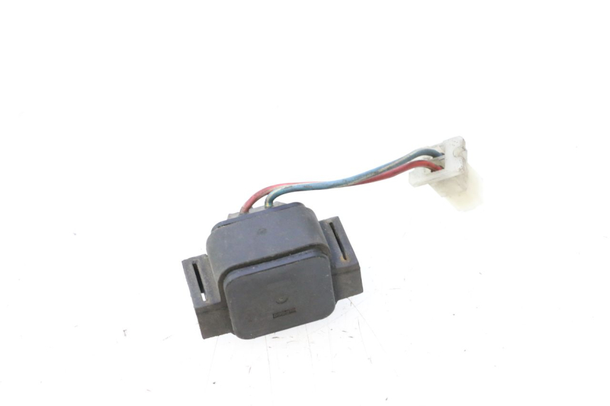 photo de RELAIS DEMARREUR YAMAHA YP MAJESTY 125 (1998 - 2001) - Zoom état d’usage