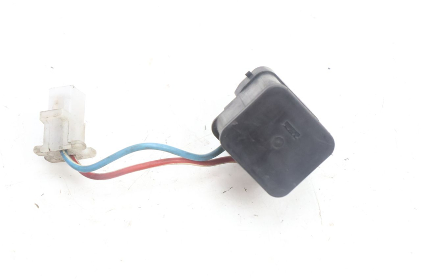 photo de RELAIS DEMARREUR YAMAHA YP MAJESTY 125 (2007 - 2010) - Détail de la pièce