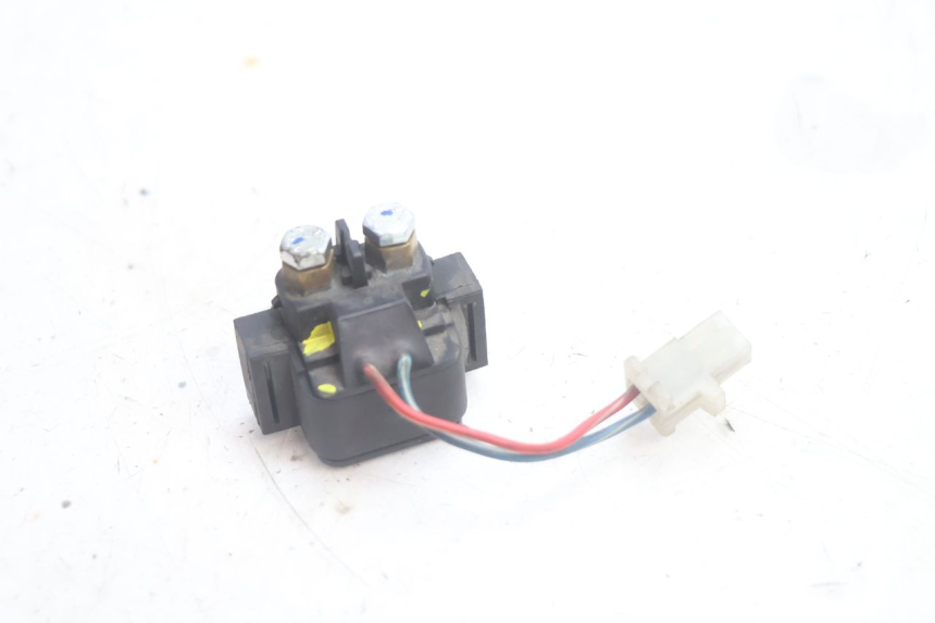 photo de RELAIS DEMARREUR YAMAHA YP MAJESTY 125 (2002 - 2006) - Zoom état d’usage