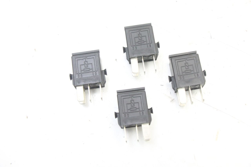 photo de RELAIS ELECTRIQUE BMW C1 125 (2000 - 2003)