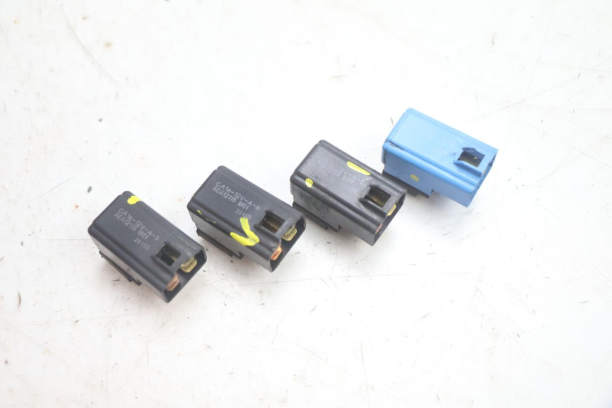 photo de RELAIS ELECTRIQUE SUZUKI BURGMAN EXECUTIVE ABS 650 (2006 - 2012) - Vue principale