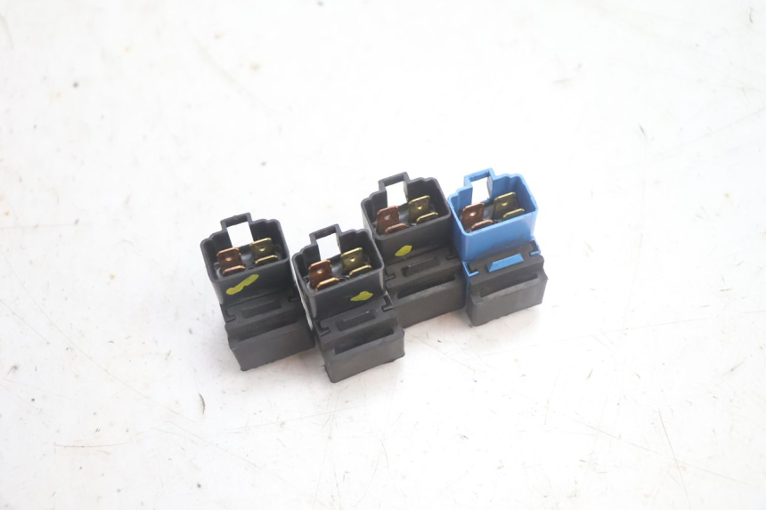 photo de RELAIS ELECTRIQUE SUZUKI BURGMAN EXECUTIVE ABS 650 (2006 - 2012) - Gros plan technique