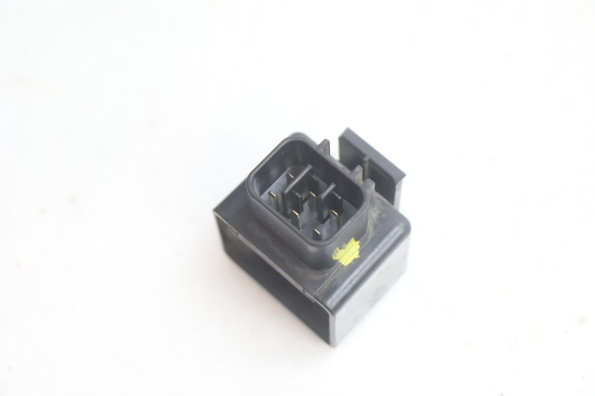 photo de RELAIS ELECTRIQUE SUZUKI BURGMAN EXECUTIVE ABS 650 (2006 - 2012) - Autre angle de vue