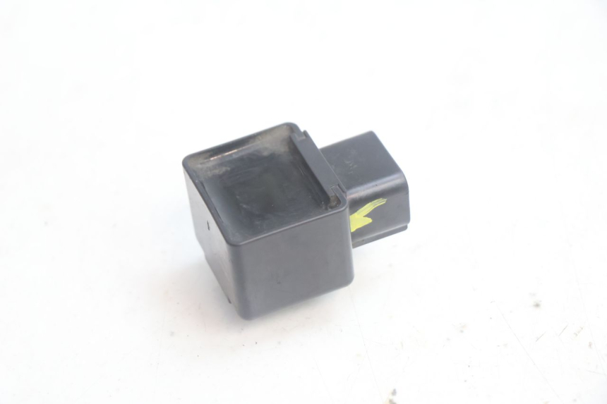 photo de RELAIS ELECTRIQUE SUZUKI BURGMAN EXECUTIVE ABS 650 (2006 - 2012) - Gros plan technique