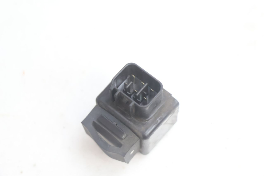 photo de RELAIS ELECTRIQUE SUZUKI BURGMAN EXECUTIVE ABS 650 (2006 - 2012) - Zoom état d’usage