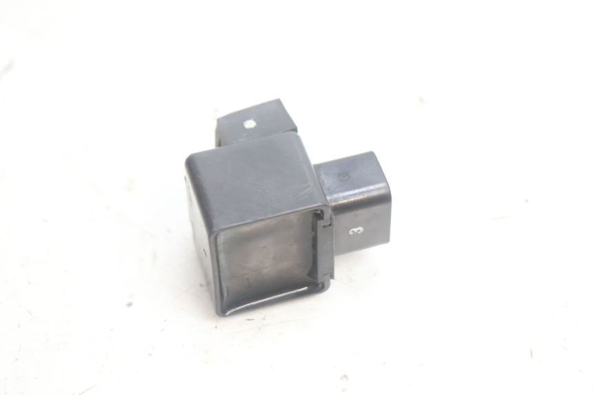 photo de RELAIS ELECTRIQUE SUZUKI BURGMAN EXECUTIVE ABS 650 (2006 - 2012) - Gros plan technique