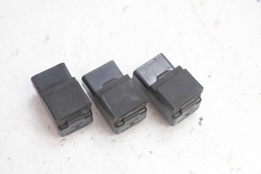 photo de RELAIS ELECTRIQUE SUZUKI BURGMAN EXECUTIVE ABS 650 (2006 - 2012) - Zoom état d’usage