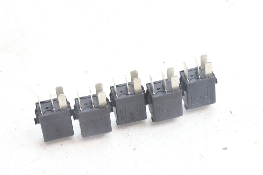 photo de RELAIS ELECTRIQUE BMW C1 125 (2000 - 2003) - Détail de la pièce