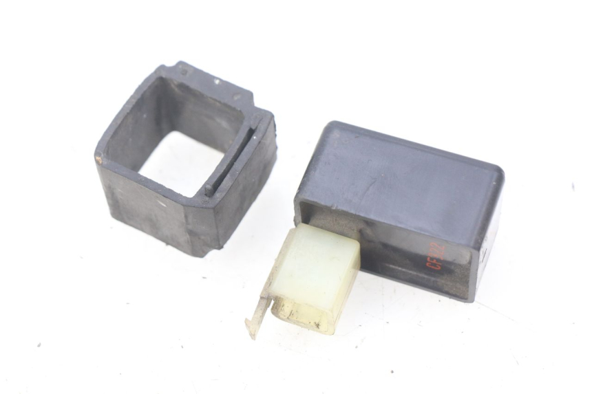 photo de RELAIS ELECTRIQUE HONDA CBR RR FIREBLADE 900 (1992 - 1994)