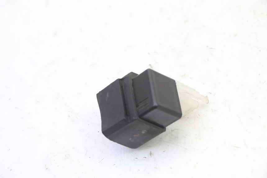 photo de RELAIS ELECTRIQUE HONDA CBR RR FIREBLADE 900 (1992 - 1994)