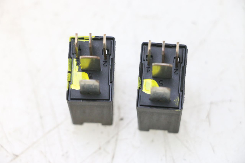 photo de RELAIS ELECTRIQUE PEUGEOT CITYSTAR 125 (2011 - 2017) - Autre angle de vue