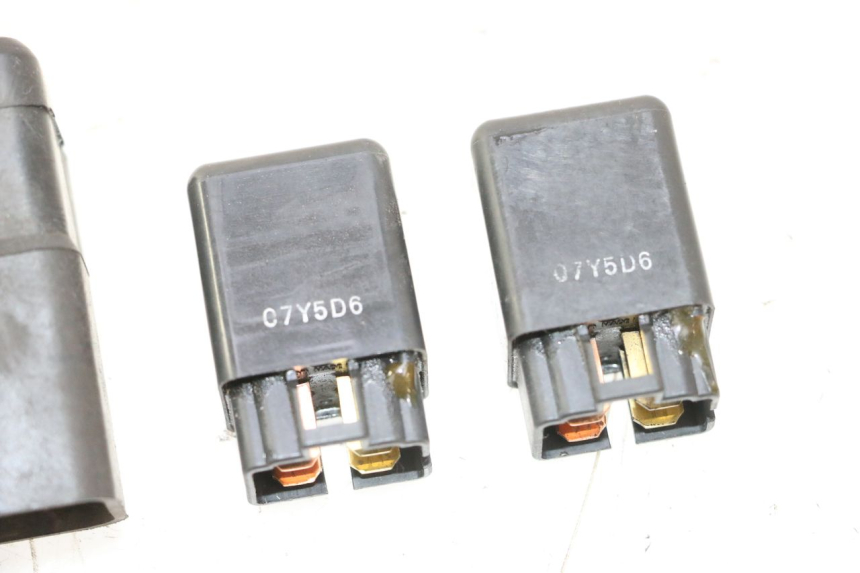 photo de RELAIS ELECTRIQUE SUZUKI GSR 600 (2005 - 2012) - Gros plan technique