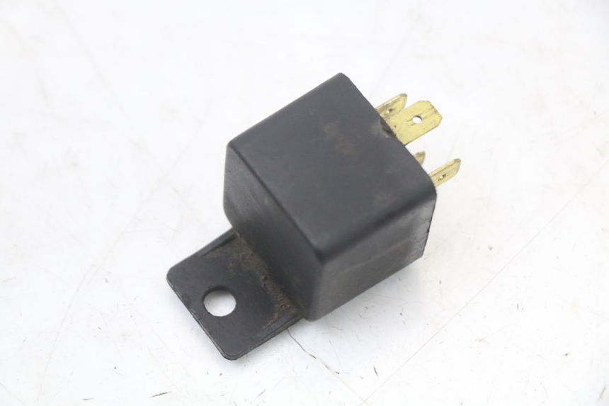 photo de RELAIS ELECTRIQUE SUZUKI GSX E 250 (1982 - 1983)