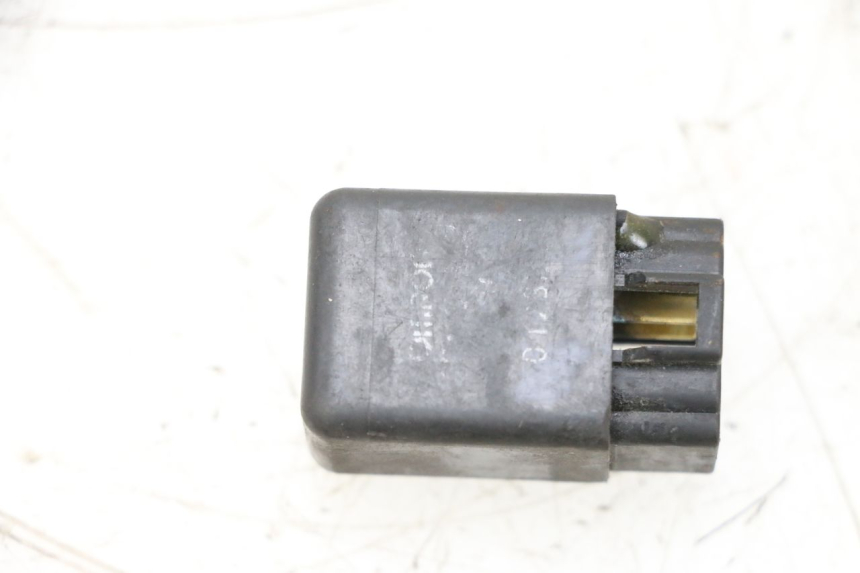 photo de RELAIS ELECTRIQUE SUZUKI GSXR GSX-R 1000 (2003 - 2004) - Gros plan technique