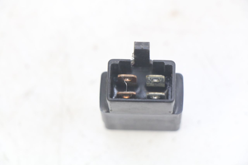 photo de RELAIS ELECTRIQUE HONDA CBR F SC25 1000 (1989 - 1992)
